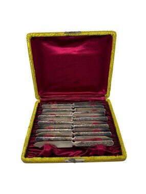 Meriden Cutlery Set of 12 Solid Fruit Knives Original Case Silverplated Antique